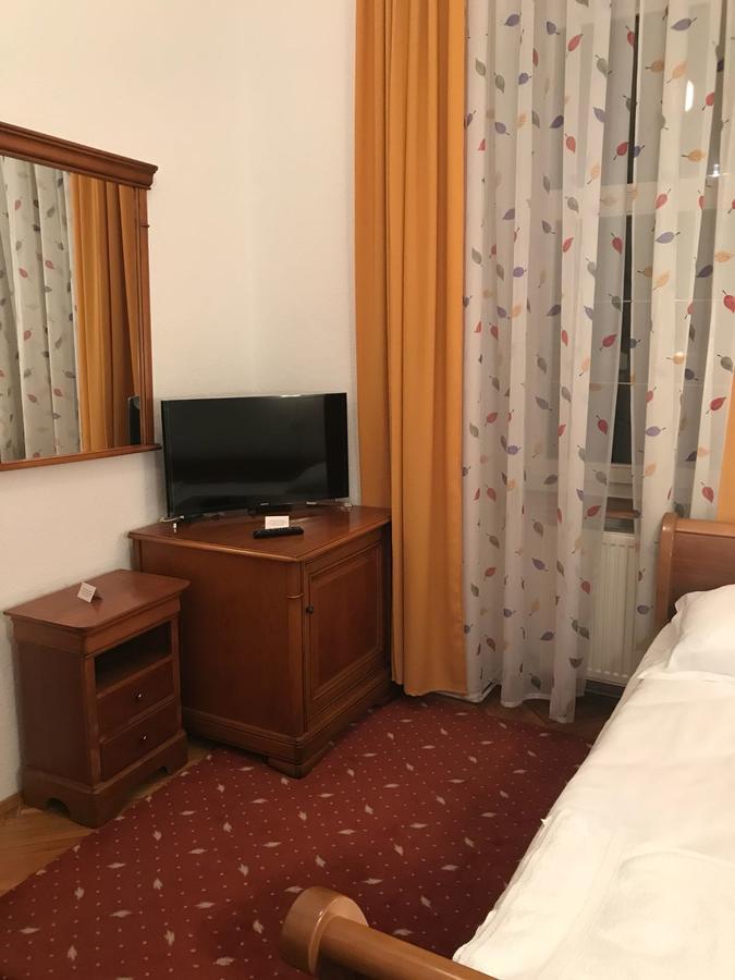 Pensiunea Puiu Popa Codlea Εξωτερικό φωτογραφία